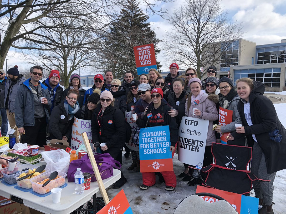 Just love all our support from the EAs and ECEs at Lord Nelson. How lucky are we to have each other?! #nelsonrocks #StrongerTogether #ETFOstrong #cutshurtkids