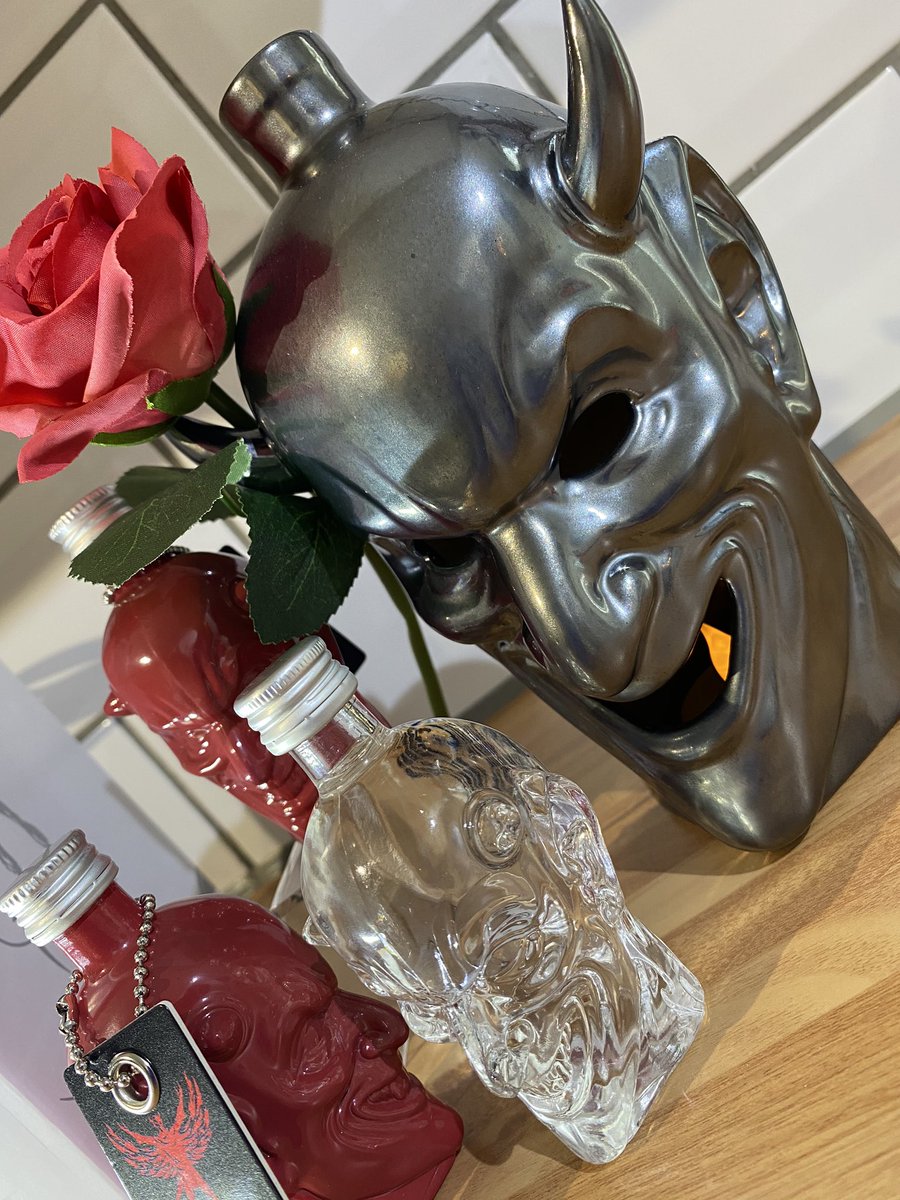 Like our bottles? Now available as lanterns, metalic, white or black 💕.            #gifts #presents #ValentinesDay #ValentinesDayGifts #miniatures #gin #rum #vodka