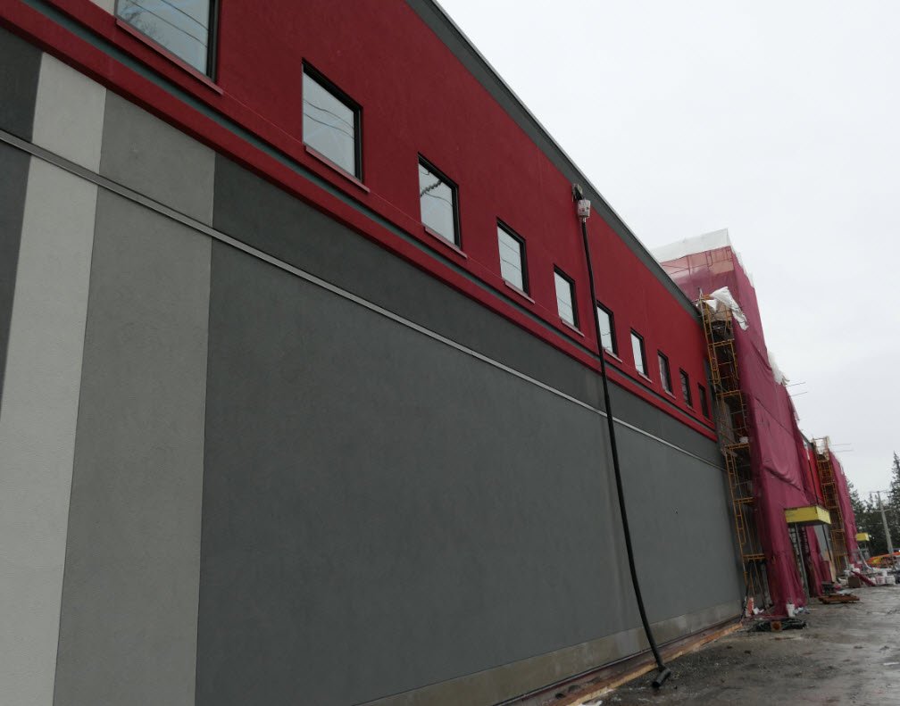 Dryvit Outsulation Plus MD being installed on #QuilCedaCreekCasino in Tulalip, WA. ARI (Applied Restoration Inc.) sporting their beautiful Dryvit t-shirts 😁. The General Contractor on the project was #AndersenConstruction. #Dryvit