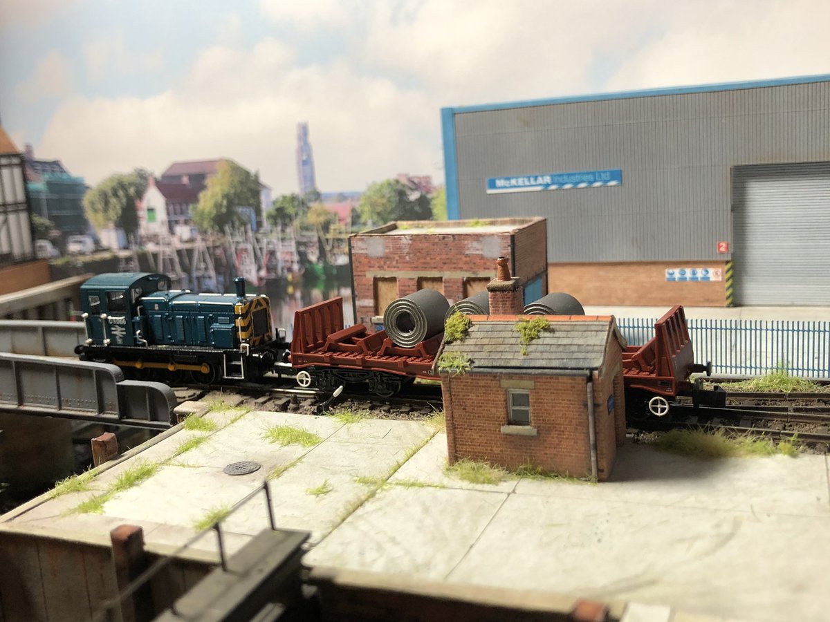 03066 shunts steel coils from the sidings into Eastern Dock #NGauge