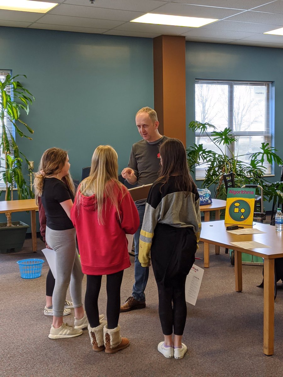 MastercardSTL's tweet image. Thank you to all of our STL employee volunteers! #Givingback to our local schools @FrancisHowell - inspiring our next generation of #technologists!