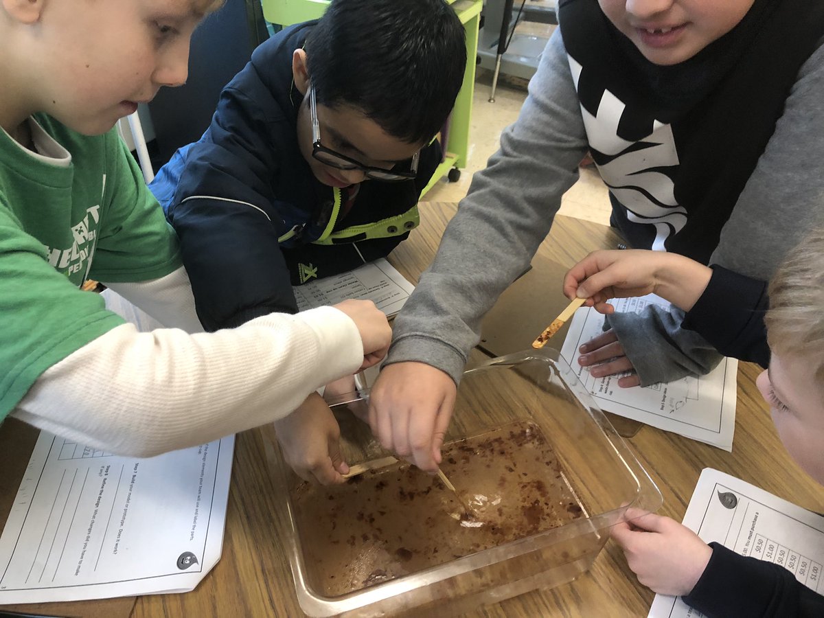 3rd graders at GQES experiment to discern the best way to clean up an environmental oil spill. <a href="/write2bliterate/">Joanie Hovatter</a> <a href="/mrboula/">Jake Boula, Ed.D</a> @jvanheukelum <a href="/fanninmt/">FDES-AP</a>