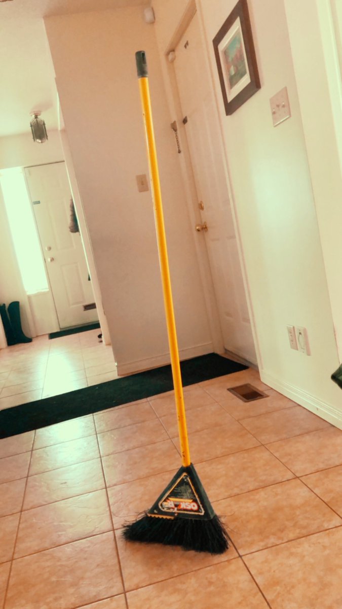 cherrymilkdrop's tweet image. I did the #nasabroomchallenge lmao #nasachallenge #broomchallenge