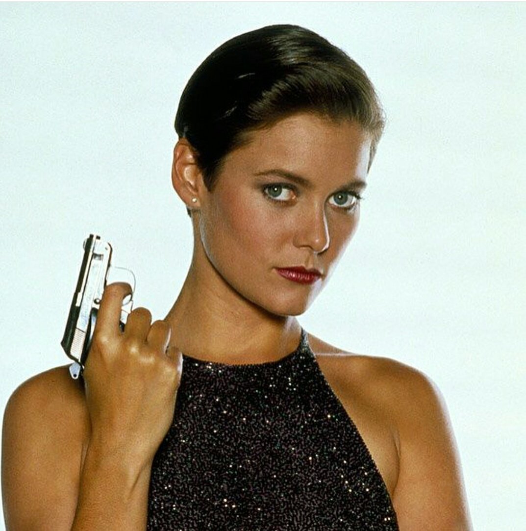 BondJamesIndia's tweet image. "Sweet Dreams Mr Bond" , Happy Birthday Carey Lowell 🎂🎈❤. #JamesBond #Careylowell #happybirthday