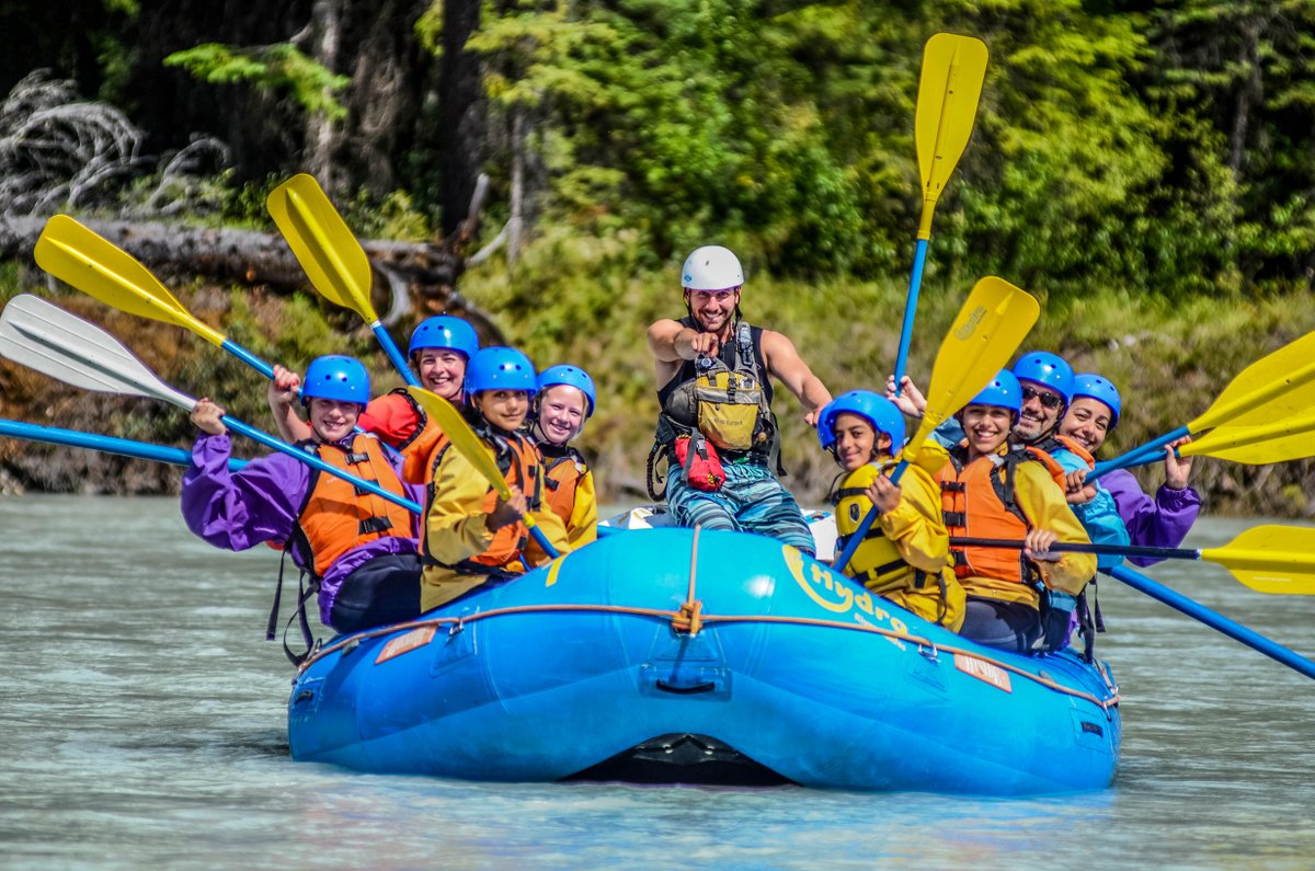 HydraRiverGuide's tweet image. Whitewater rafting is a fun activity for the whole family. We've compiled our best tips for a kid-friendly rafting trip. bit.ly/39kg4p1