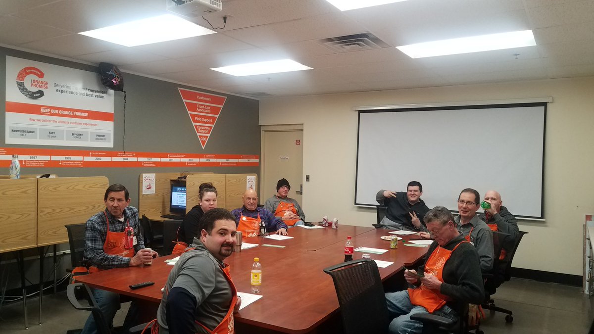 New Associate coach meeting for Spring!! Thank you coaches! @HRJohnH @billymann1956 <a href="/thd_bo/">Bo Csemez THD</a> <a href="/kaitlynsmom1031/">Kathy conley</a> <a href="/Jeffr_0/">Jeff Hilliker</a> <a href="/scottraymond213/">Scott Raymond</a>
