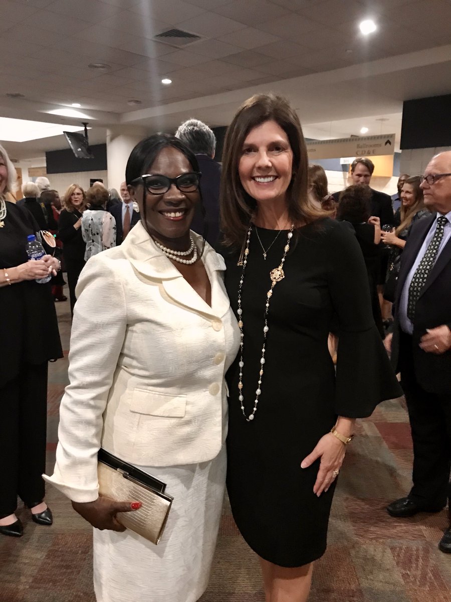 PamelaEvette's tweet photo. Honored to meet and engage with so many other inspiring women leaders during the 10th Annual Women in Philanthropy and Leadership Conference & Celebration. I loved seeing so many young women in attendance! #WomenLeadership #SCLeaders #SCFuture @CCU_WIPL #WIPL2020 https://t.co/qRHVMdSQcb