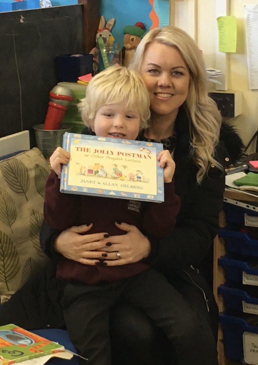 RTurffrey's tweet image. Sharing a well loved bedtime story today ❤️ @AbbotsPrimary #secretreader we are so thankful for everyone embracing this idea and giving it a go 👍 keep them coming