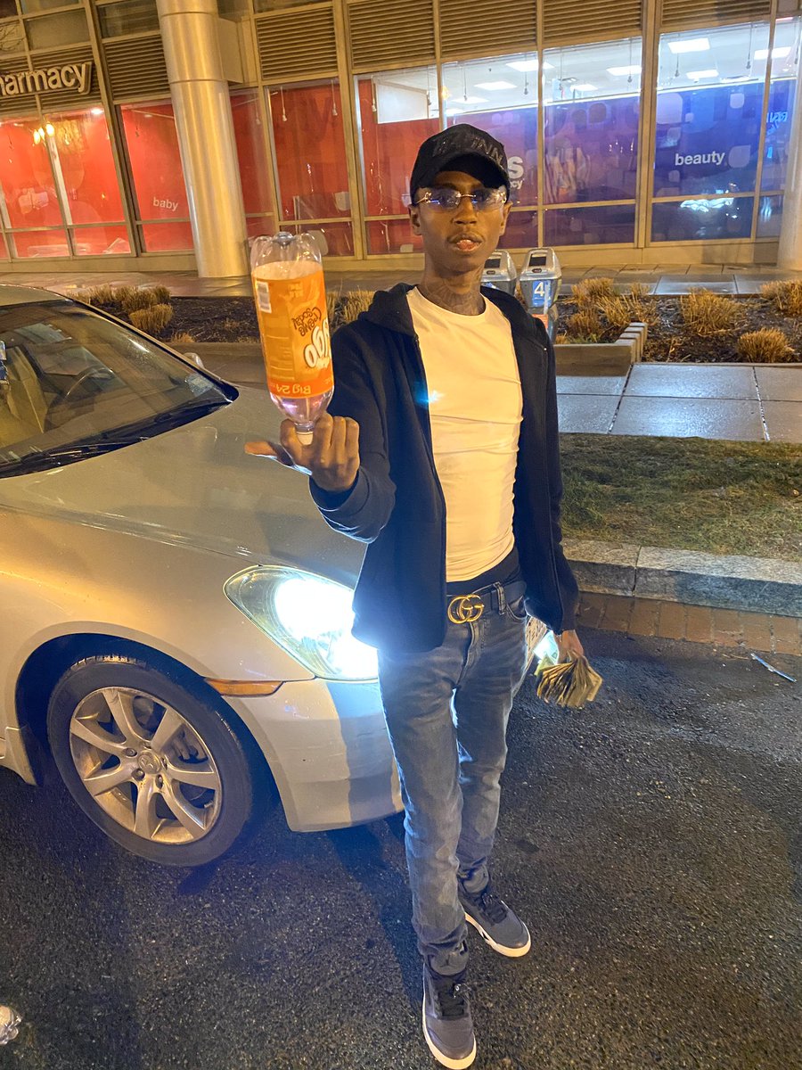 lilbro_yp's tweet photo. - Streets Drafted ❤️🐍 Imma All American 🚫🧢 #YoungestPlug💯 https://t.co/tgh2Kvu0ca