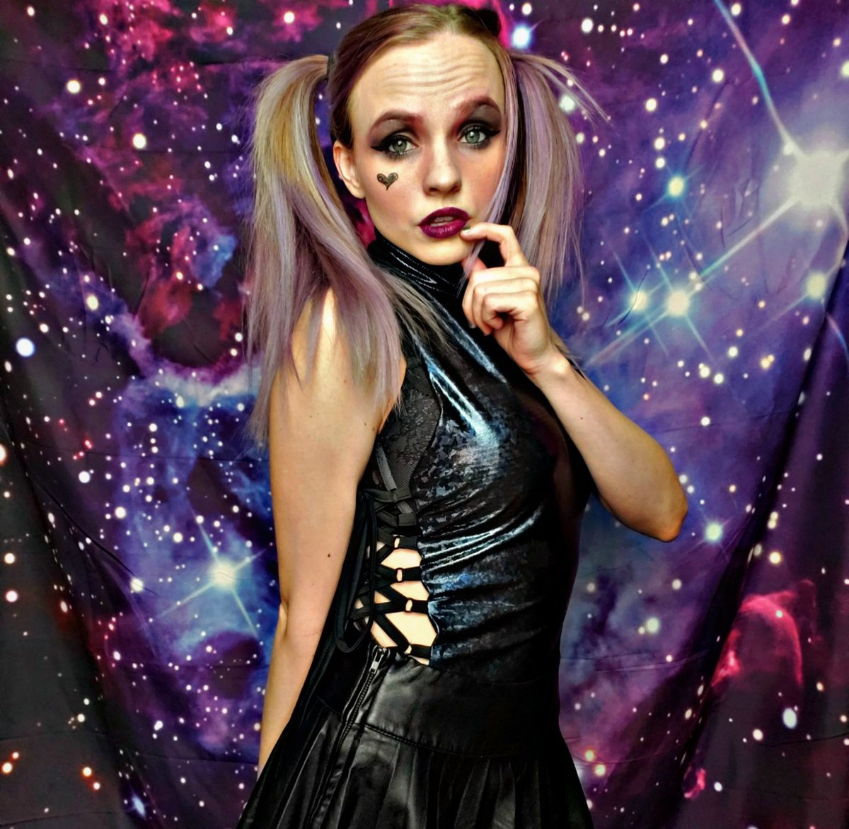 ArielJadeLive's tweet image. Always keep your head up!
Let it make you stronger, not weaker.

Feel the burn...
And conquer it. 💋

1st EVER episode of Team Talk LIVE tonight @ 7 pm CST wiff our first round of #TeamJaded members 🤘 @CESDTalent @TalentCesd 

Mixer.com/JadedMermaid