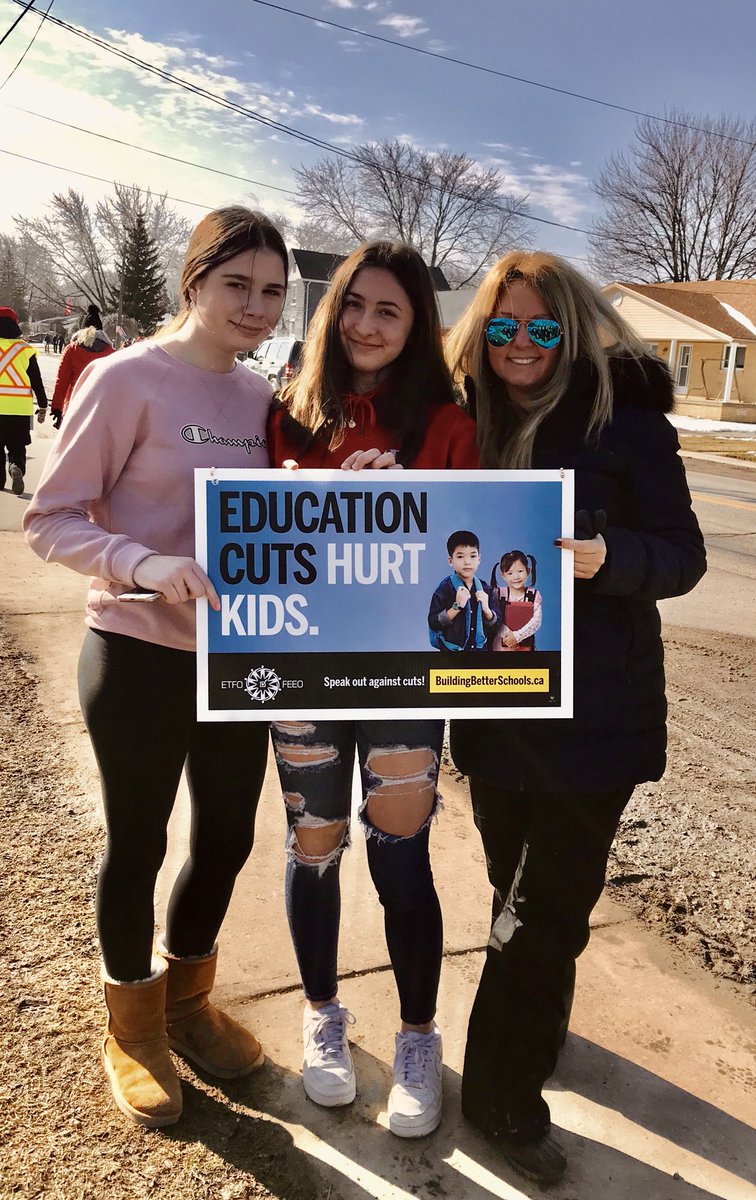 silvestried's tweet photo. Former Belle River students, now in high school, coming out to support us and stand up in saying #NoCutsToEducation #ourfuturematters #Istrikebecause ⁦@spagsmario⁩ ⁦@ETFOeducators⁩ ⁦@etfopresident⁩ https://t.co/HyGhFmZXvN