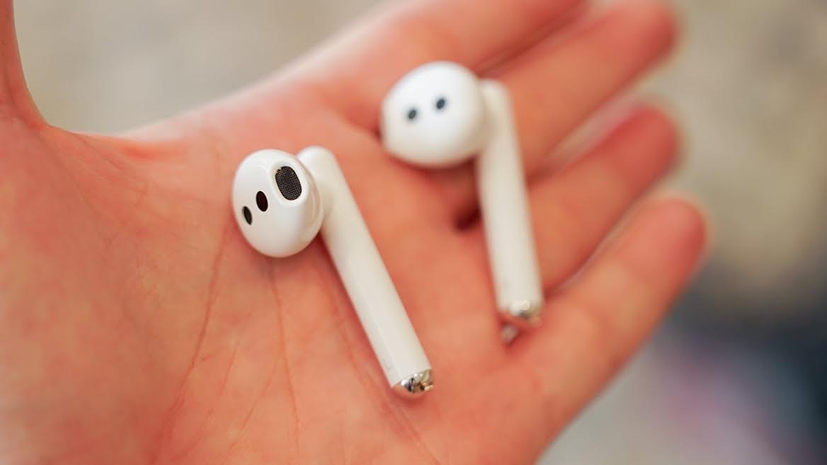 AyGuate's tweet photo. Huawei presentó los FreeBuds 3, los audífonos inalámbricos, para escuchar música sin interrupciones. Descubre de qué se trata en esta nota https://t.co/0g315sgVIB https://t.co/8k3yeBFmre