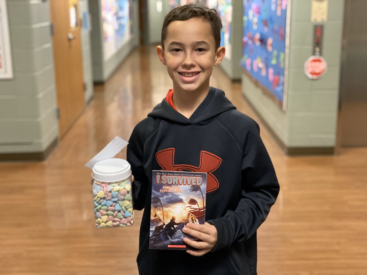 Winner of this years candy heart estimation jar! There were 559 hearts and he guessed 550! @MWhalleyClass #cherokeeinspires #findingjoy67 <a href="/IRCStacey/">stacey</a> @IRCBreen