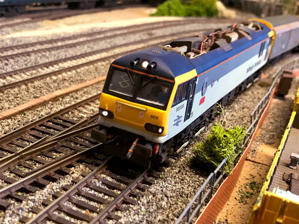 <a href="/CottonTreeRail/">#ModelTrainShow2026</a> It’s obvious. Third rail locomotives RULE!!!! 😆😆