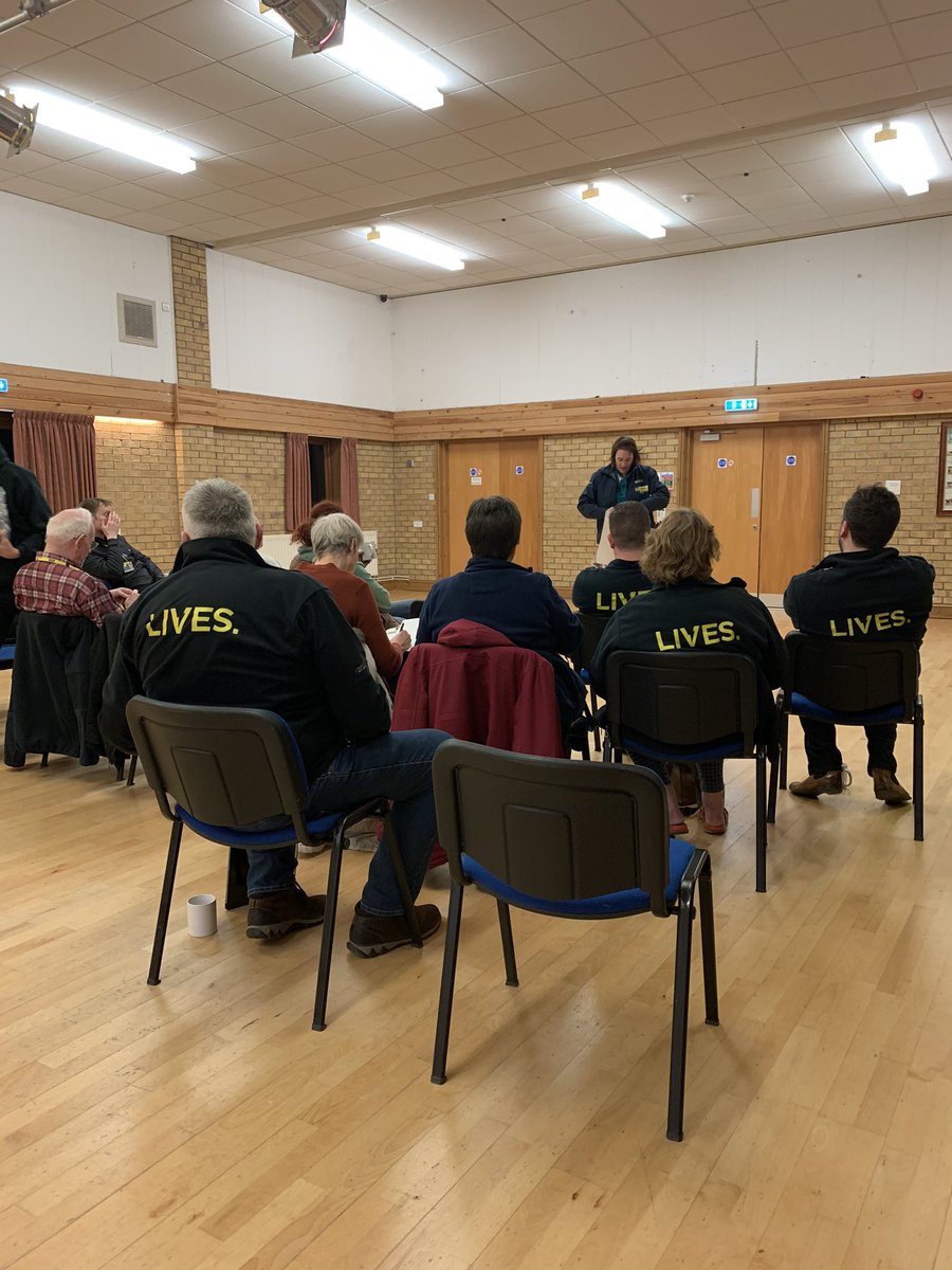 LIVESSleaford's tweet photo. Training tonight for #Sleaford district  on post- cardiac arrest care and a range of medical and trauma scenarios. Also pleased to welcome Rachel from @liveshq for a fundraising briefing 🙌 https://t.co/72EPfZlBbd