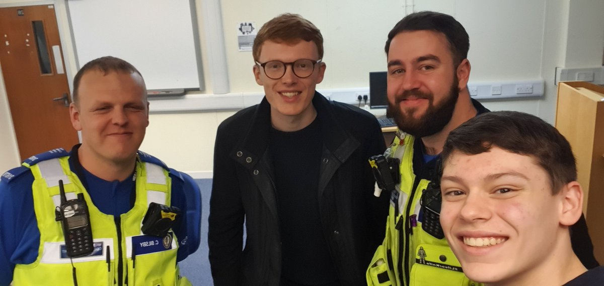 HalesowenWMP's tweet photo. Halesowen officers have tonight held meetings with multiple community leaders in regards to StreetWatch, Community SpeedWatch and Junior PCSO's within the Halesowen North area. #CommunityEngagement #Partnerships https://t.co/QcZPxBsyZp