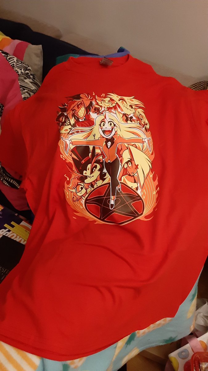ArtnSasu's tweet image. Got my  Hazbin Hotel things from @SharkRobotStore and I love them so much, also bought things again from there for my friend and I for almost 160 usd but so worth it for support👌💖

#Hazbin_Hotel #sharkrobotstore #hazbinhotelmerch #hazbinhotelpins #hazbinhotelshirt #vivziepop