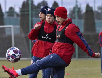 View image on Twitter