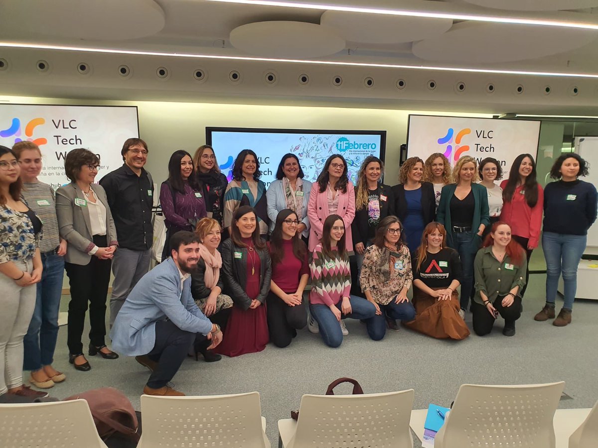 CoderDojoVLC's tweet image. Asi ha presentado @celiaruizflores nuestro @CoderDojoVLC en #VLCTechWomen. Esta tarde lo celebraremos junt@s en #VLCTechWomen 

@coderdojo #CoderDojoGirls
#ByLineduEsUnaActitud