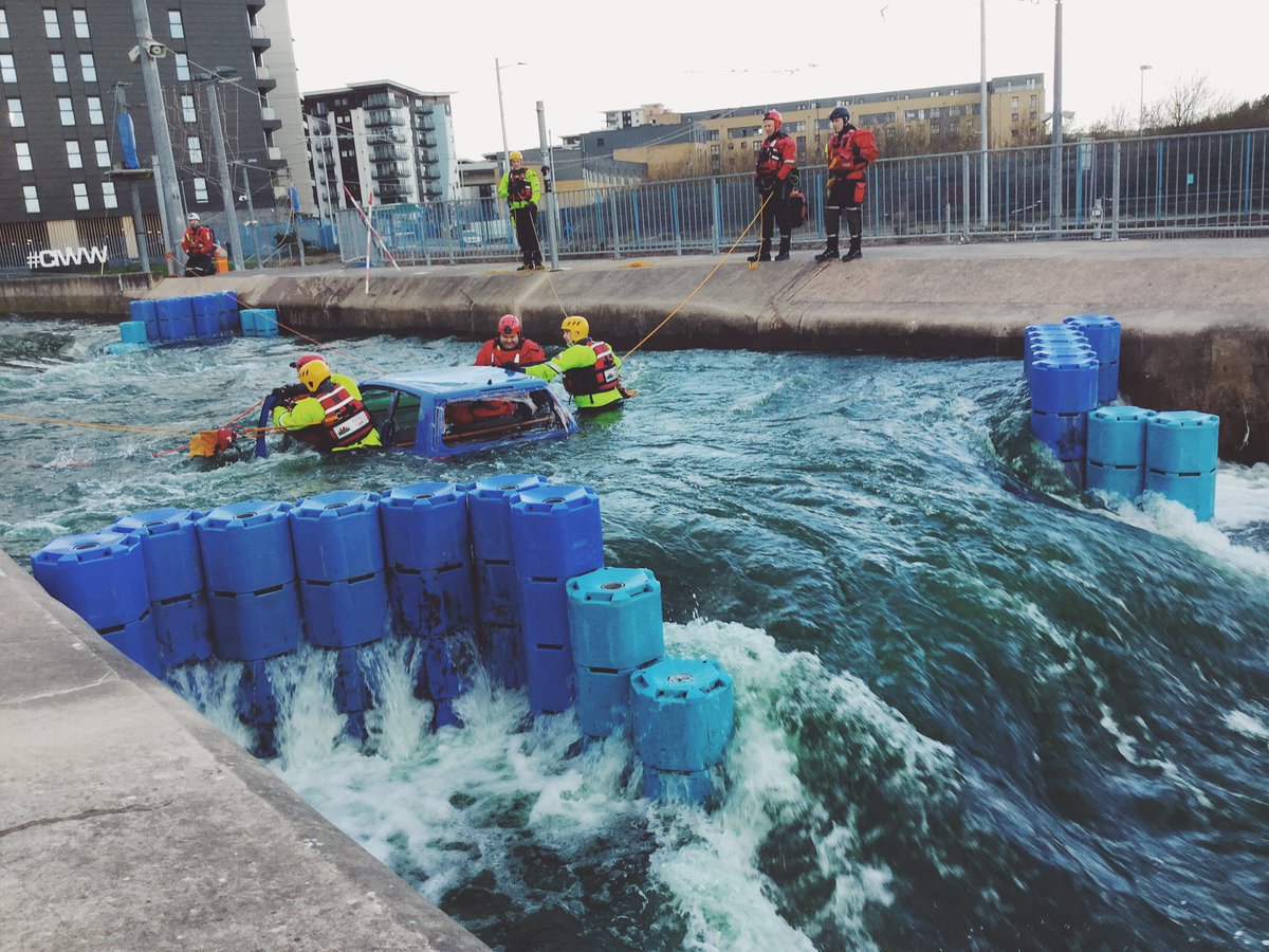 @WestSussexFire @WSFRS_TRU today working alongside @mawwfire @sussexfloodunit Colleagues from @kentfirerescue @AvonFireRescue @SurreyFRS and @RSPCA_official came down to observe water training on this artificial white water course in #Cardiff