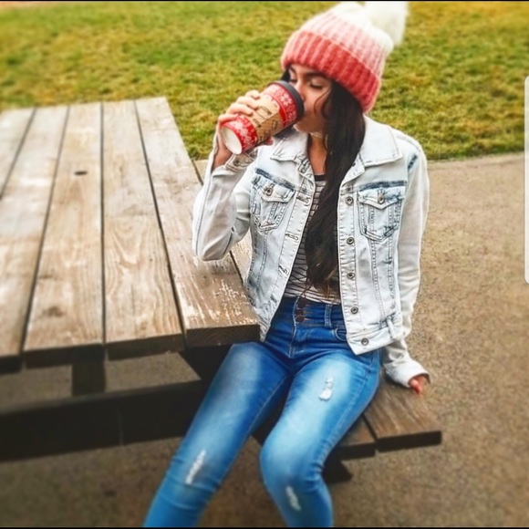 So good I had to share! Check out all the items I'm loving on @Poshmarkapp #poshmark #fashion #style<a href="/tag/love"class="tags"><span>#love</span></a><a href="/tag/fashion"class="tags"><span>#fashion</span></a><a href="/tag/nike"class="tags"><span>#nike</span></a><a href="/tag/shopmycloset"class="tags"><span>#shopmycloset</span></a><a href="/tag/style"class="tags"><span>#style</span></a><a href="/tag/forever21"class="tags"><span>#forever21</span></a>