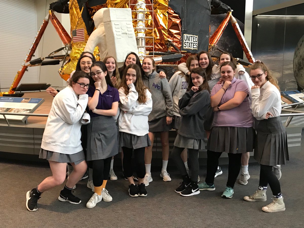 simonschooling's tweet image. It’s #womenandgirlsinscience day. Our Sancta Crux scholars went to @airandspace! Thermal cameras, flight simulators, and a deeply engaging day with history and science faculty! #empoweredgirls #AHCScience #joyandrigor #jealous