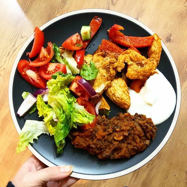 Chicken fajita salad with refried beans
*
*
*
*
#homecooking
#foodstagram
#slimmingworld
#foodporn
#foodstagram
#recipe
#slimmingworldfood
#healthyfood
#shinyhappybloggers
#weblognorth
#nwbloggers
#bloggers
#manchesterbloggers
#mcrbloggers
#northwestblog… ift.tt/3byRP82