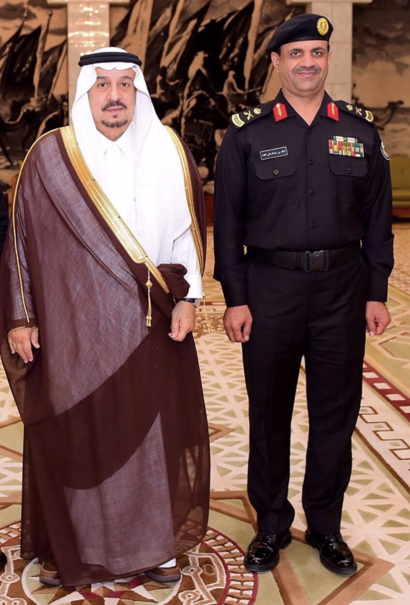 BADRALFADDA's tweet photo. #شارك_بصورة_أبوك 

الوالد اللواء/ خالد عبدالرحمن الفدا. 

-مدير مرور الرياض سابقا. 
-مساعد مدير الدوريات الامنيه في المملكة. 

الله يحفظك ويطول بعمرك يا تاج راسي ويعينني على برك 🖤. https://t.co/AzHMgtUXBF
