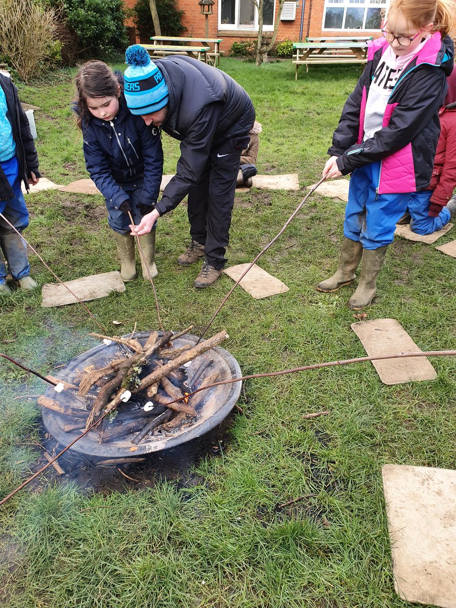 TickfordPark's tweet photo. This afternoon, Turquoise learnt how to build and light their own fire. The children even toasted marshmallows too! π₯ #TPturquoise #TPatEverdon #TP4outdoorlearning https://t.co/OTWGHjU1uV