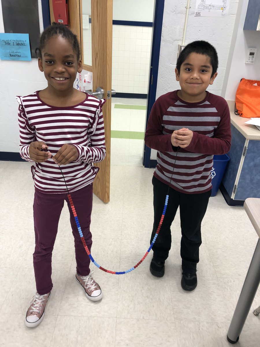 Erica__Beckett's tweet image. In our group we love math and matching....and the bead string 🤗 #AVMR #mathrecovery #changinglives