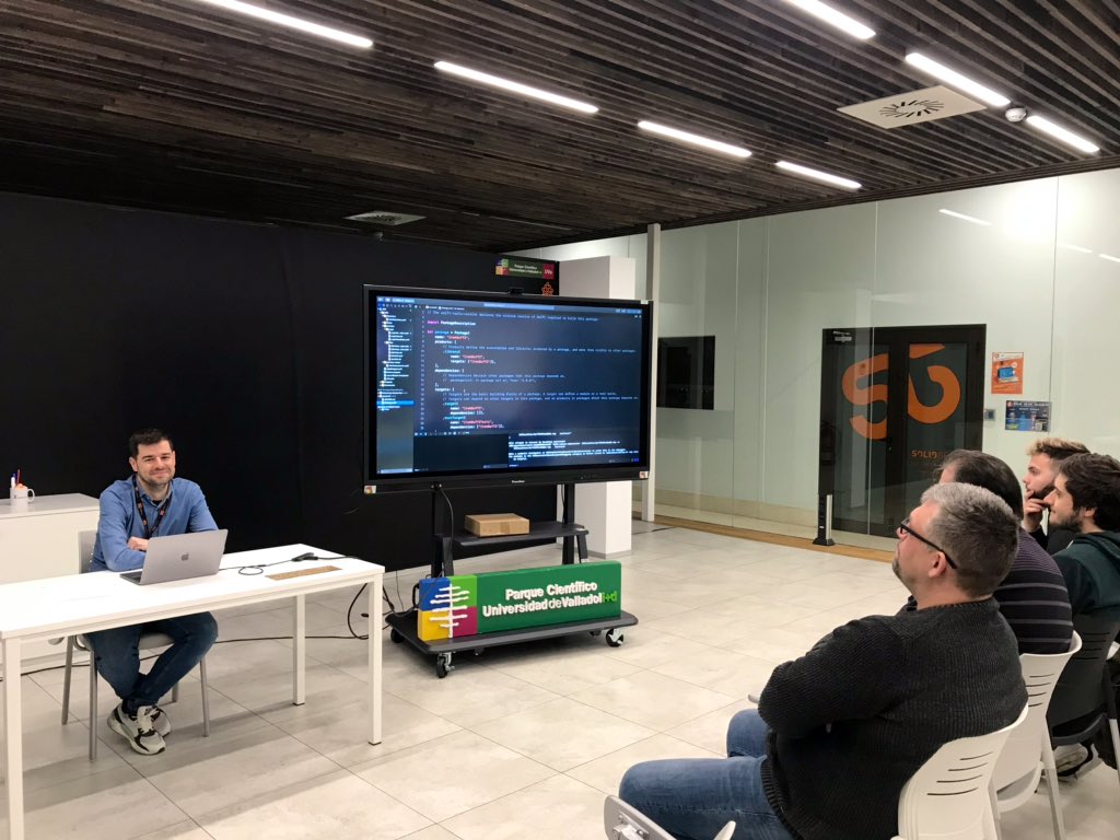 NSValladolid's tweet image. Muchas cosas se puede hacer con #swiftPackageManager pero @ggdiez nos desvela que de momento no puede contener resources 😔. Esperamos que en breve lo soporte, sabemos que está en el plan de SPM. @PC_UVa