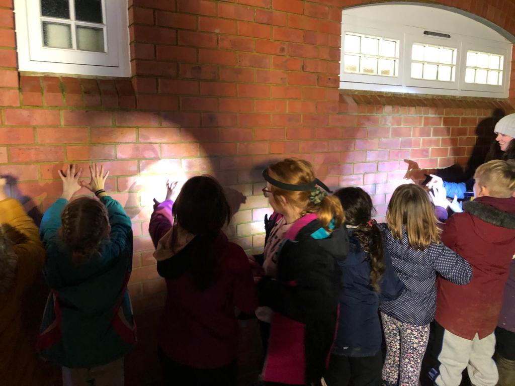 TickfordPark's tweet photo. We ended our evening with fun night activities in a nearby field. The children practiced their shadow puppets, played some class games in the dark and finally we turned off our torches for some more super stargazing π #TPturquoise #TPatEverdon #TP4science https://t.co/409DM0CtIq