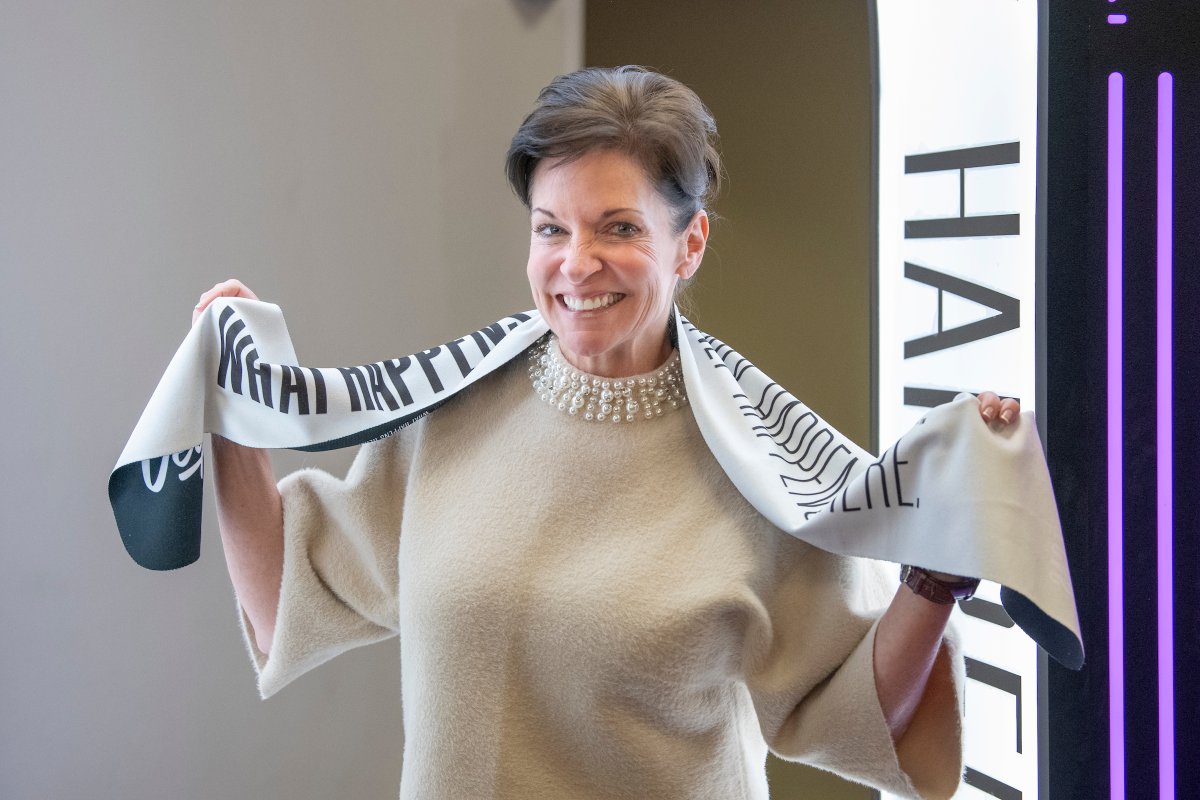 TIME TO SHINE | <a href="/LVCVA/">Vegas Means Business</a> board member MaryBeth Sewald <a href="/MBSewald/">MaryBeth Sewald</a> creates an #OnlyVegas moment after today's board meeting. 🧣📸