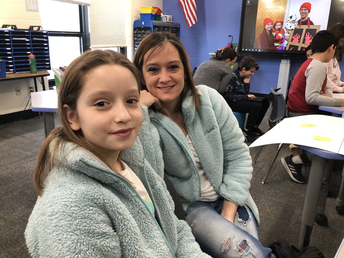 D54schools's tweet photo. This week @LinkLions invited family members to visit their students' classrooms...these 5th-graders were excited to showcase their work on their kindness projects this morning! What a great opportunity for families to see how staff innovate and support the whole child! #54Promise https://t.co/vYnuB8iQJX