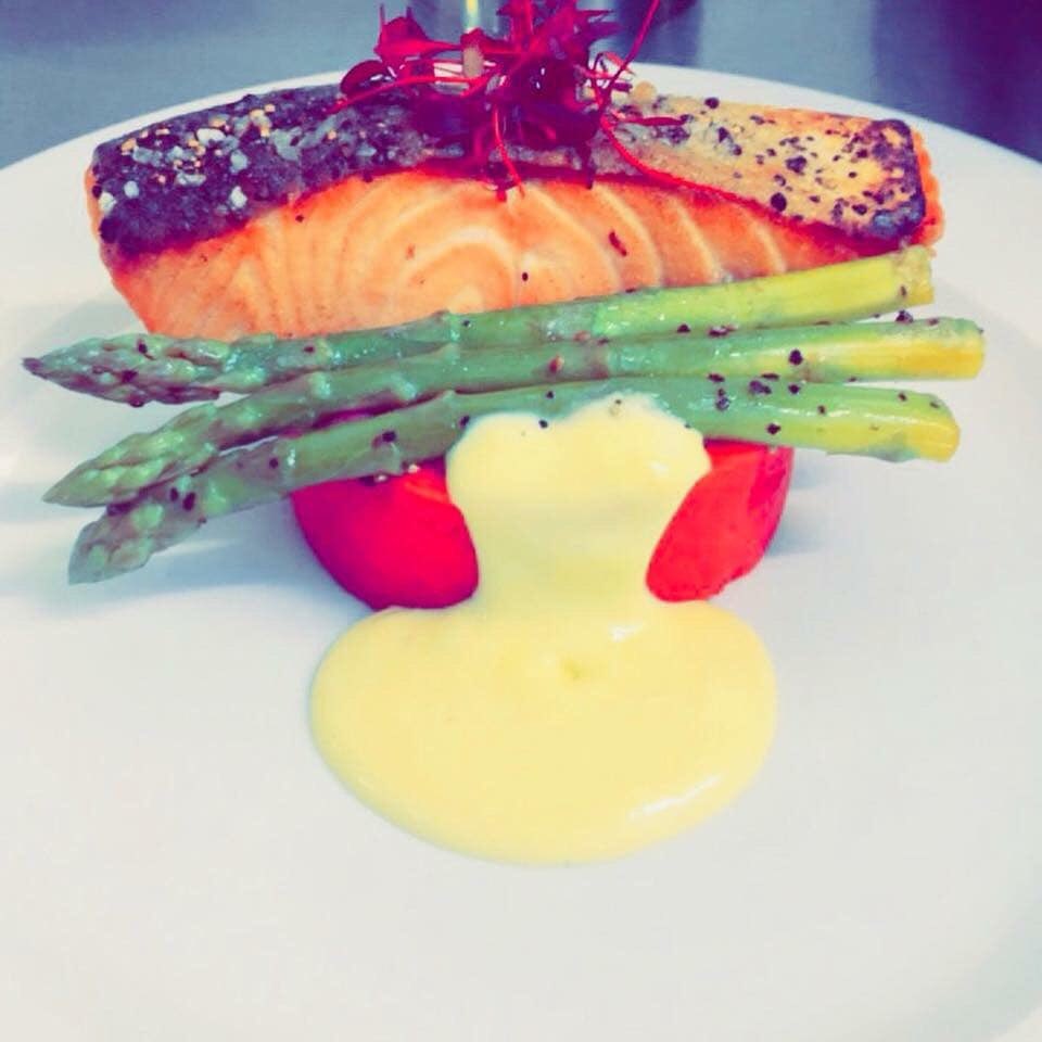 Seared salmon, beetroot mash , asparagus With a butter sauce #Eatwithyoureyes #food #hungry