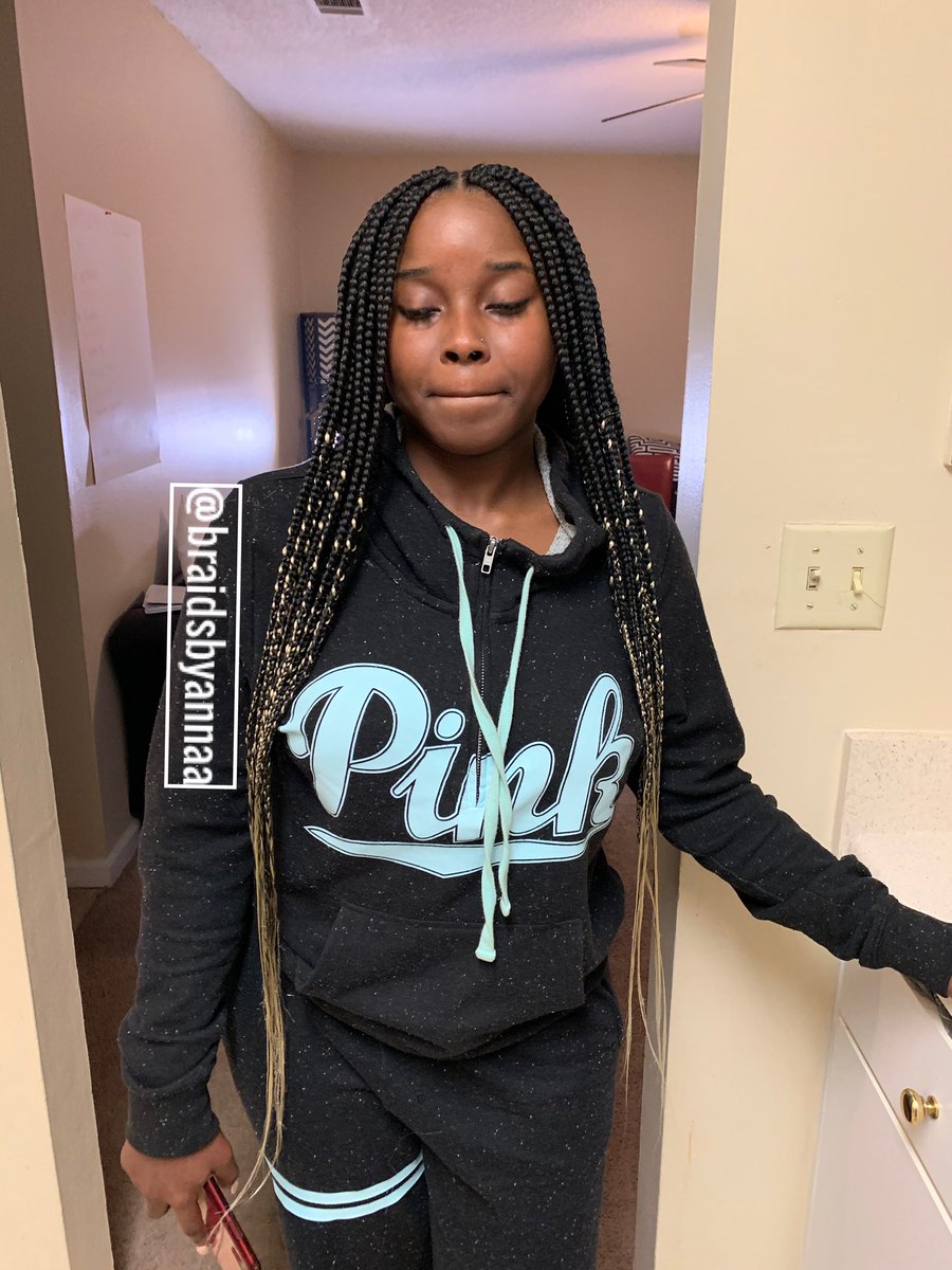 AnnaaDaDon's tweet photo. First attempt at #extendedboxbraids ✂️ BOOK ME ‼️ #Braidsbyannaa @braidsbyannaa #boxbraids #asutwitter #asu23 #asu22 #asu21 #asu20 #knotless #albanystylist #albanybraider #albanybraids #bootybraids #jumbobraids #asu #braids #plaits #boxplaits #hair https://t.co/B7oB2Ea5ZS