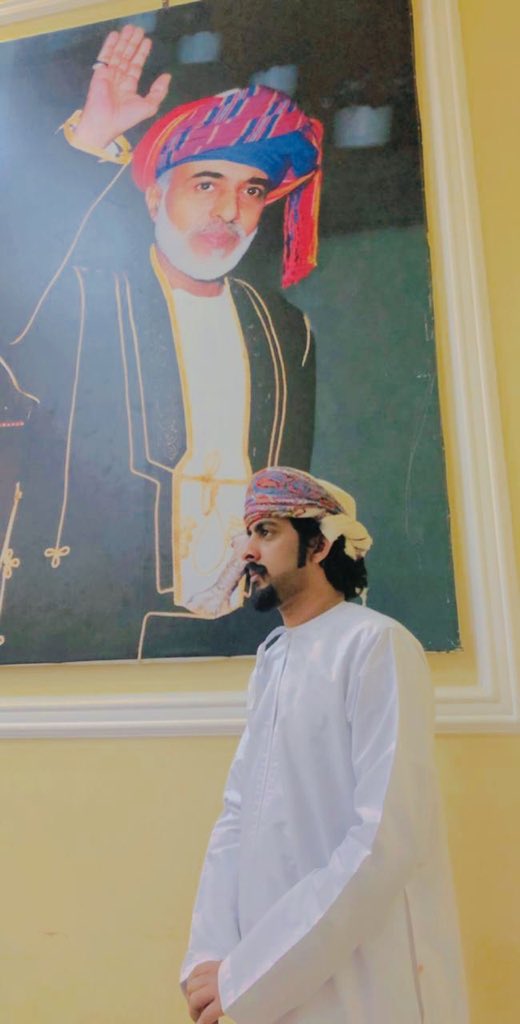 رحم الله من غاب حسّه وبقيت سيرته فالقلب حية، اللّـهم أرحم أغلـى من فقدنا وأسكنه جنتك يارب العالمين...
#السلطان_قابوس 
#اعز_الرجال_وانقاهم