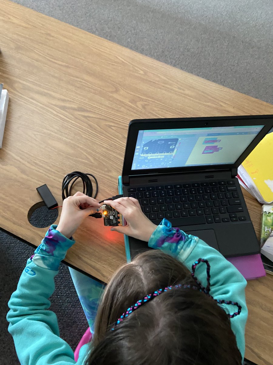 Coding, connecting to literature, and math are all taking place with these 4th graders at <a href="/WestWoodsWolves/">West Woods Elementary</a>. Ss are creating pedometers with <a href="/microbit_edu/">Micro:bit Educational Foundation</a> to walk a mile in the characters shoes. Physical Computing cohort members are co-teaching and applying their learning!