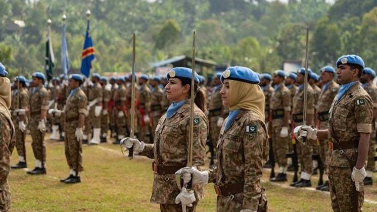 State_SCA's tweet image. Inspired by Pakistani women serving with distinction in the @UN peacekeeping mission in the DRC. The first Pakistani all-female group of 15 peacekeepers received medals last week for their work performing a range of services to the conflict-affected eastern DRC. AGW 📸credit @UN