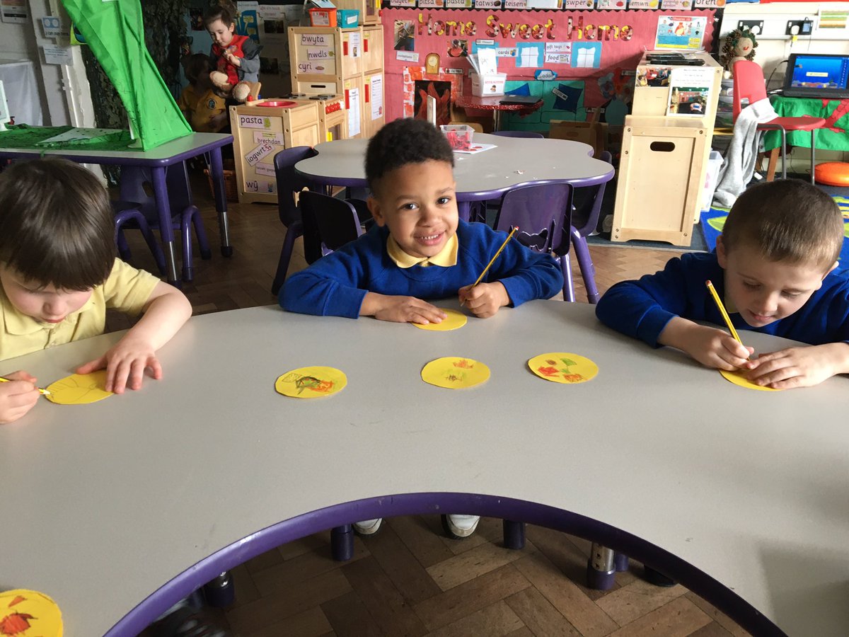 portmeadp's tweet photo. Reception have throughly enjoyed starting our “Welsh Week” activities today, poems about Wales, learning all about the Welsh artist - Frank Austin and designing our own welsh themed biscuits. #pmdprec #pmdpcym https://t.co/BAZs3owrAW