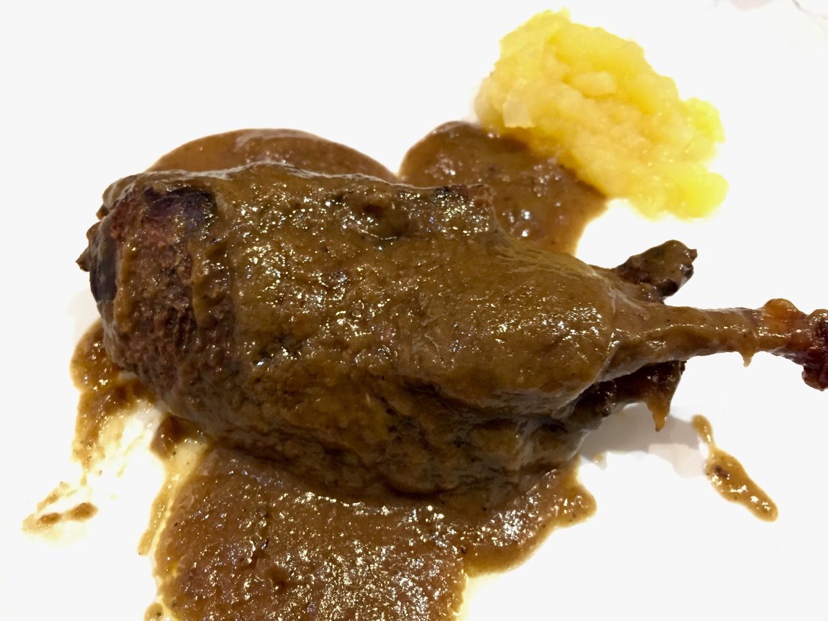 El pato azulón del Restaurante <a href="/Lagodesanabria/">Lago de Sanabria</a> de Juan Lorite debería estar protegido 
Gracias a <a href="/mgarridocierva/">Miguel Garrido</a> por darme a conocer esta gran casa de comidas
blogs.vanitatis.elconfidencial.com/amp/gastronomi…