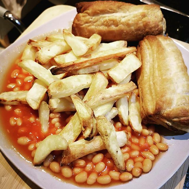 ourbigplanet's tweet photo. Aldi vegan sausage rolls, sometimes you don't want to or have to cook and just want something beige and easy. Aldi have a really good range of vegan products and the sausage rolls are better than regular meat ones in my opinion. Basic British grub. .
.
.… https://t.co/cnQpjs4qed https://t.co/alxrmvfTbo