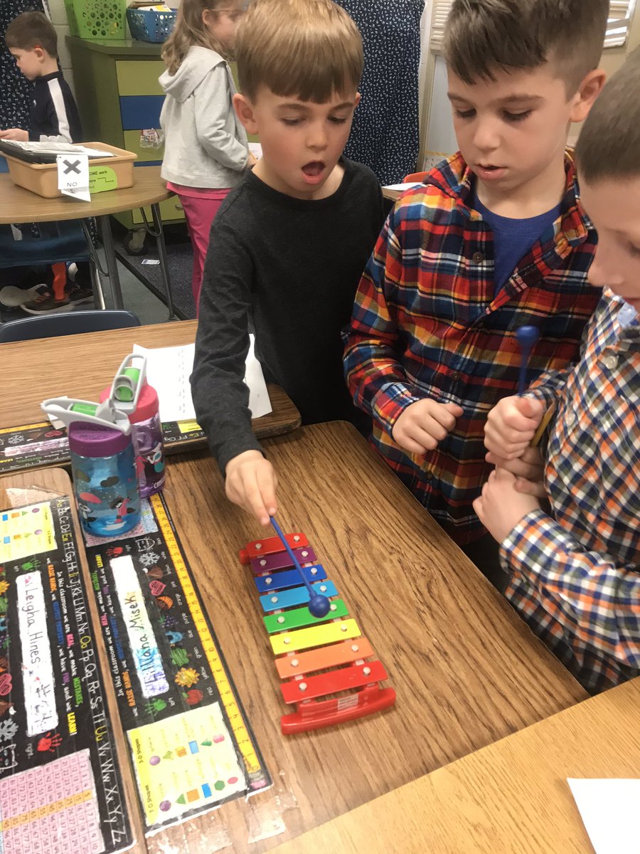 MrsGrimesFirst's tweet photo. Exploring sound vibrations in centers today for science! @oakhill2172 @19Chr1stine https://t.co/0xoMGVcUdj