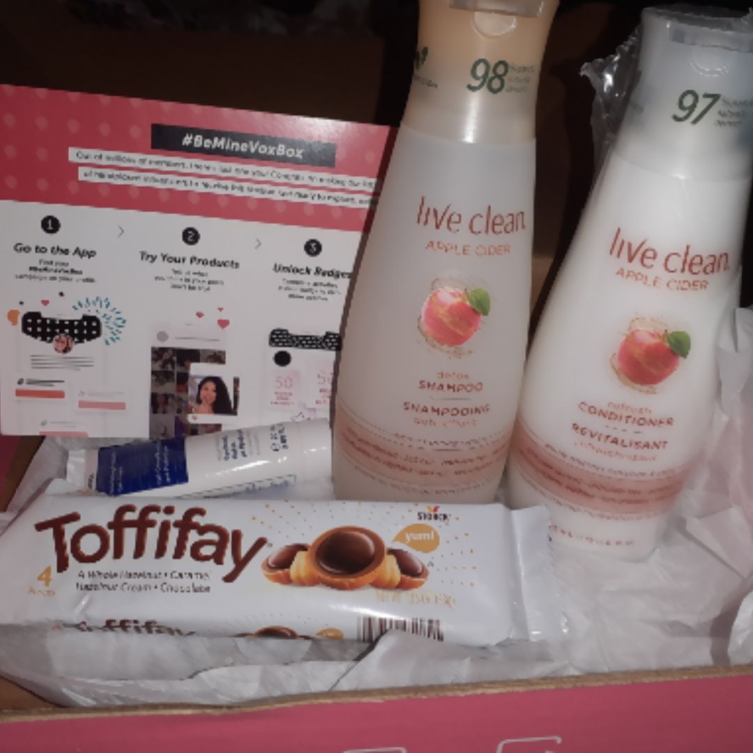 ArleanaMarie's tweet photo. Thank you so much for my complimentary #BeMineVoxBox cant wait to try these products !
#complementary #influenster #MyToffifay #DetoxAndRefresh #GoGreekBeauty https://t.co/jl2OY81sez https://t.co/QjZoM9MMam