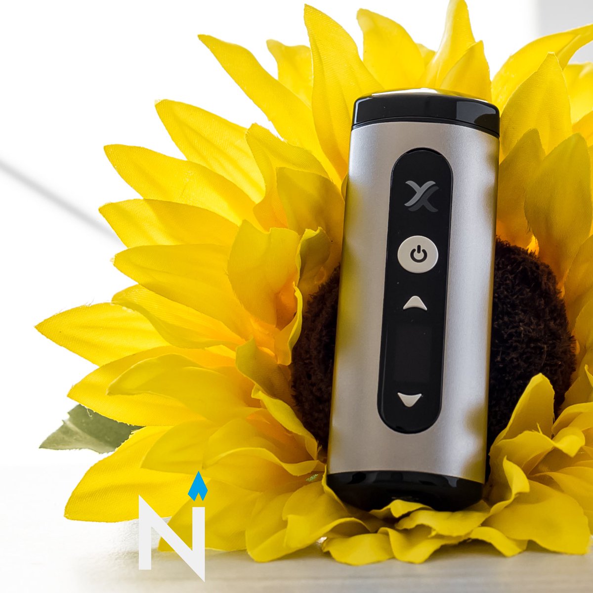 vapordna's tweet image. The Exxus Mini Dry Herb Vaporizer! Get one today &amp;amp; let’s kick up them feet and enjoy some Me-Time!

Shop Today: vapordna.com/products/exxus…

-
#VaporDNA #Exxus #ExxusMini #Vaporizers #DryHerb #DabLife #ElectronicCigarettes #VapeShop #VapePhotography #CloudJunkie