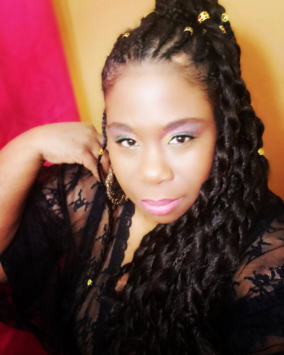 GirlPowerGodsP1's tweet photo. People try to shame women all too often about her looks or lack of. Self acceptance is key. #Everybodysgotastory #girlpowergodspower #worthy #Selflove #bemyownglamaquad #glowup #peace #makeup #modelmindset #beauty #crayoncase #curvynstyle #levelup #covergirl #Letsgo #gift https://t.co/VBeowDCrqp
