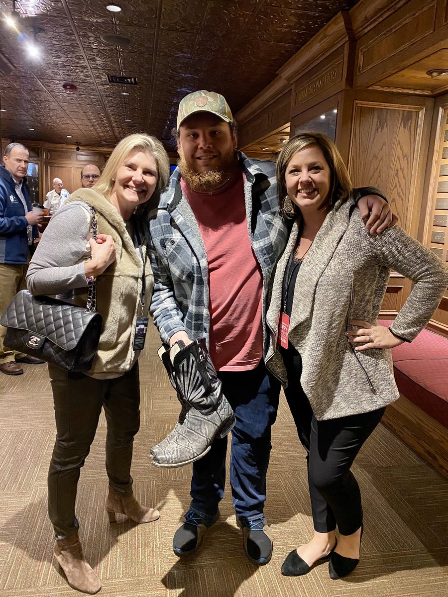 AllenReb's tweet photo. Thank you @lukecombs and @JimmieAllen for the photo op!! #bestnightever #opry #backstage #Nashville #countrymusic #celebstatus https://t.co/Iq3e9nQJC1
