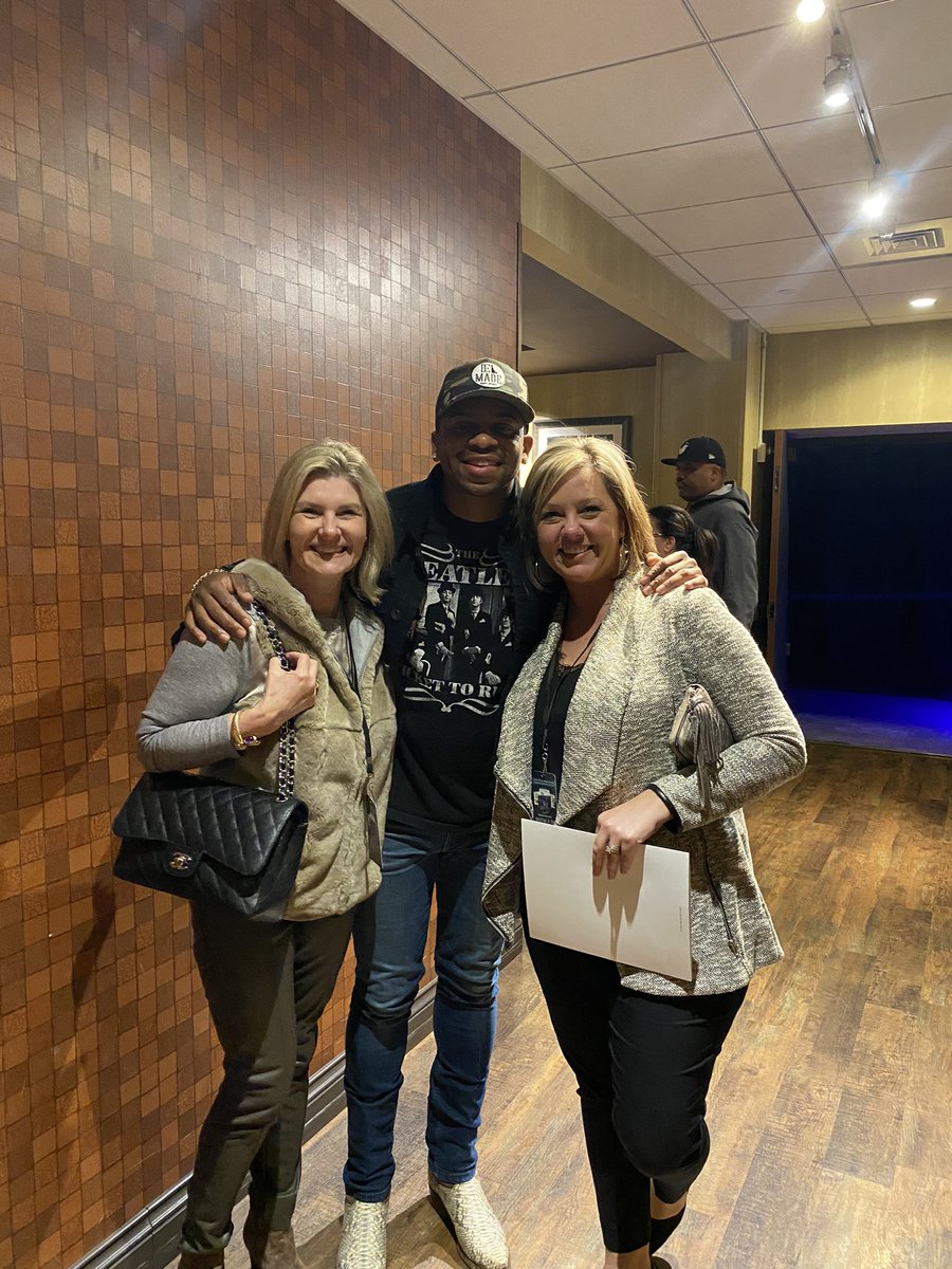 AllenReb's tweet photo. Thank you @lukecombs and @JimmieAllen for the photo op!! #bestnightever #opry #backstage #Nashville #countrymusic #celebstatus https://t.co/Iq3e9nQJC1