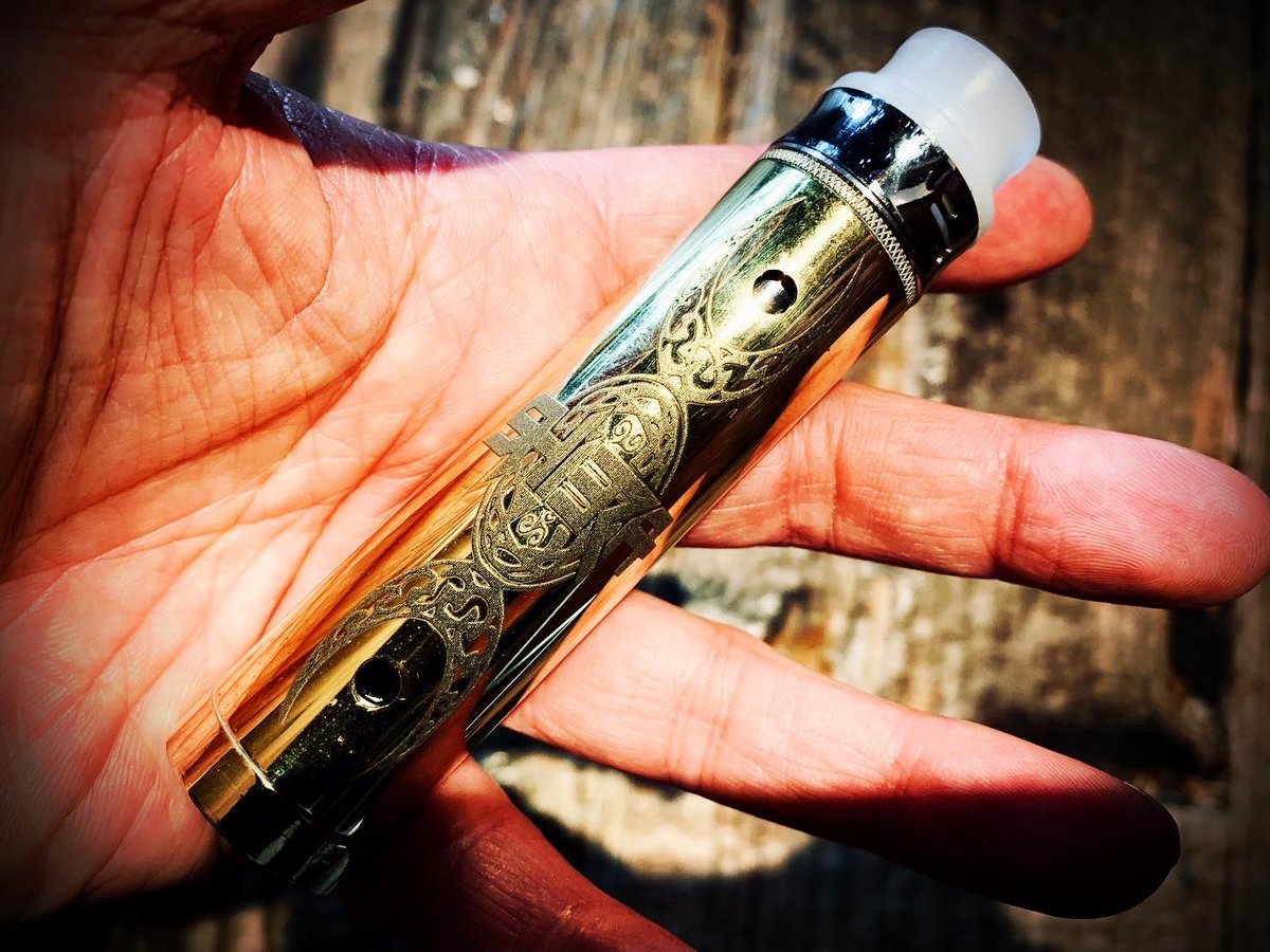 Never_Kazu_Jyun's tweet photo. Shiera Tube Mod + Vertex Reborn RDA by TBM

アトマイザーはRenegadeのセットアップ候補だけど他にも色々と妄想中…🤔

背の低いアトマイザーで合わせたいところ😇

#TheBossMod
#TheBossModJapan
#TBM
#TBMJP https://t.co/K6dah2Blr8