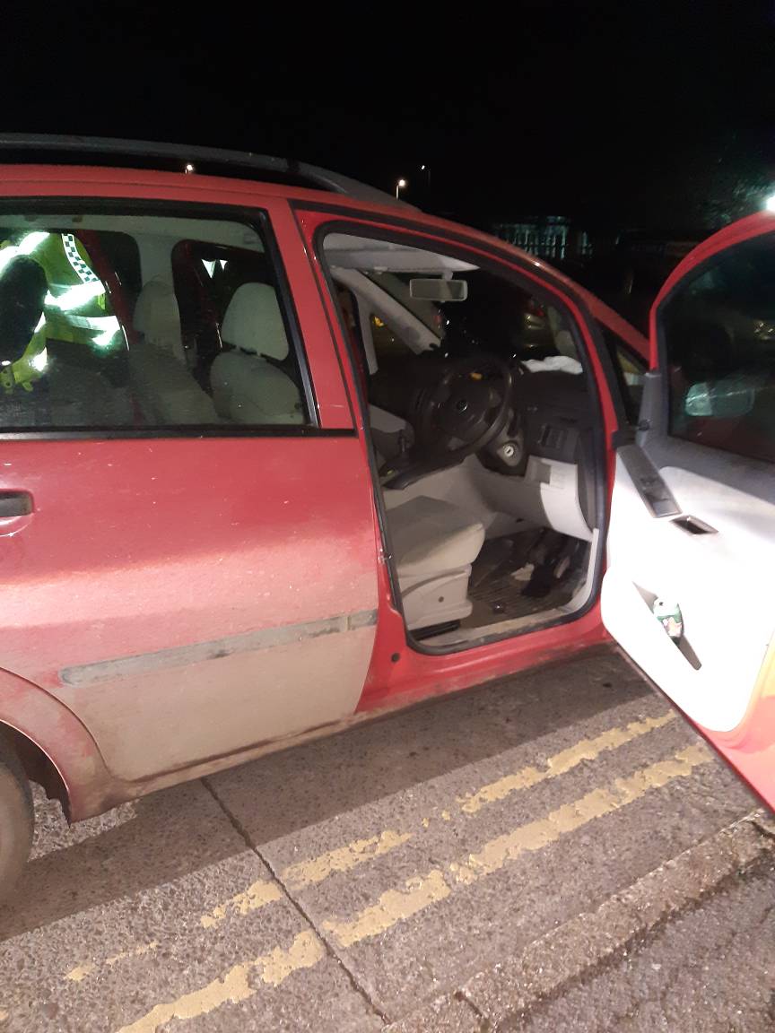 HumberbeatERYS's tweet photo. #LongRiston 3 adult males under arrest for attempt burglary, theft of a car and going equip. After the owner distributed them. Officers in Hull had a short pursuit. Driver also arrested for drink driving. #WhilstYouWereSleep #LockedUp #ProtectingYou #InspNeale ๐๐ฎโโ๏ธ๐ฎโโ๏ธ๐ https://t.co/LS3T4XFFlu